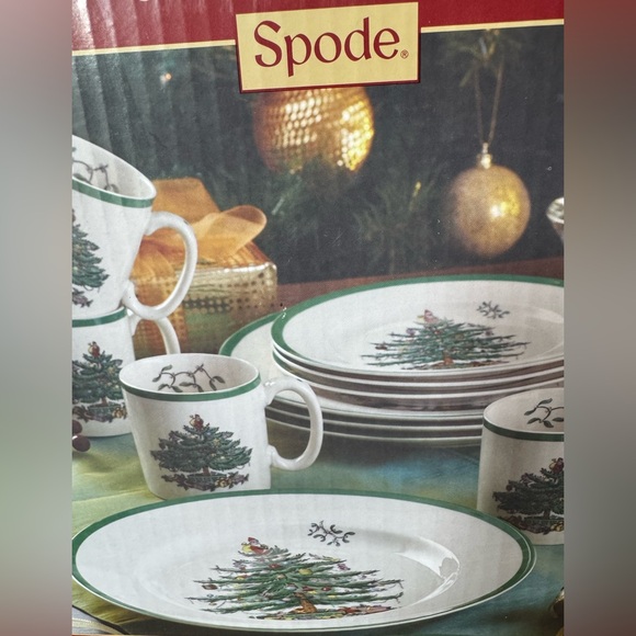Spode Festive Tree Dinnerware Set - Green and White-NIB - Picture 1 of 16